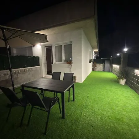 Dima Costa Konukevi Laredo