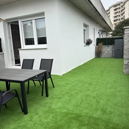 Dima Costa Konukevi Laredo