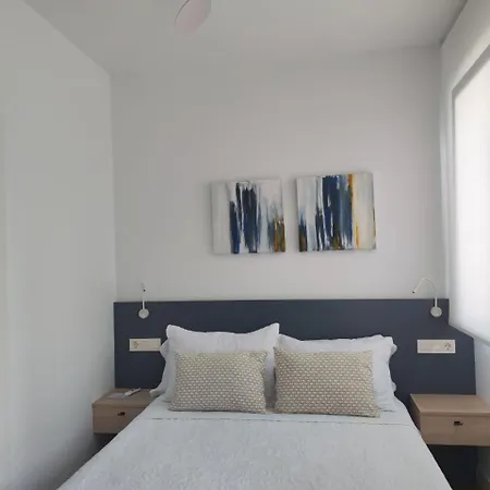 Dima Costa Laredo
